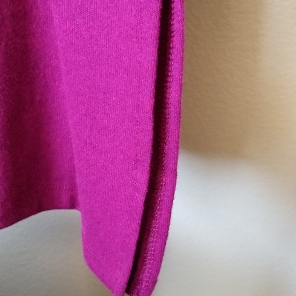 Magenta Tunic with side slits - Picture 3 of 4